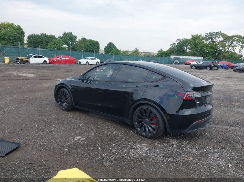 TESLA MODEL Y - zdjęcie 3