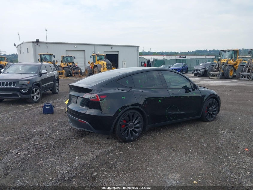 TESLA MODEL Y - zdjęcie 4