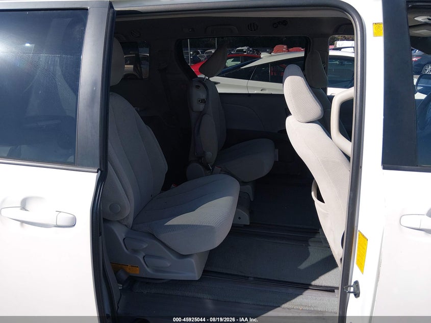 2011 TOYOTA SIENNA VAN 3.5L V-6 DOHC, VVT, 265HP