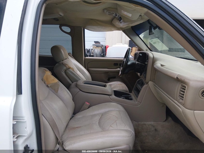 2004 GMC YUKON auction photo 5
