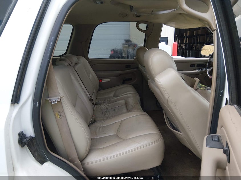 2004 GMC YUKON auction photo 8