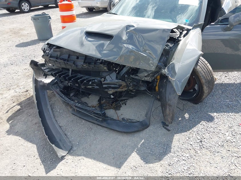 2023 DODGE CHALLENGER auction photo 6