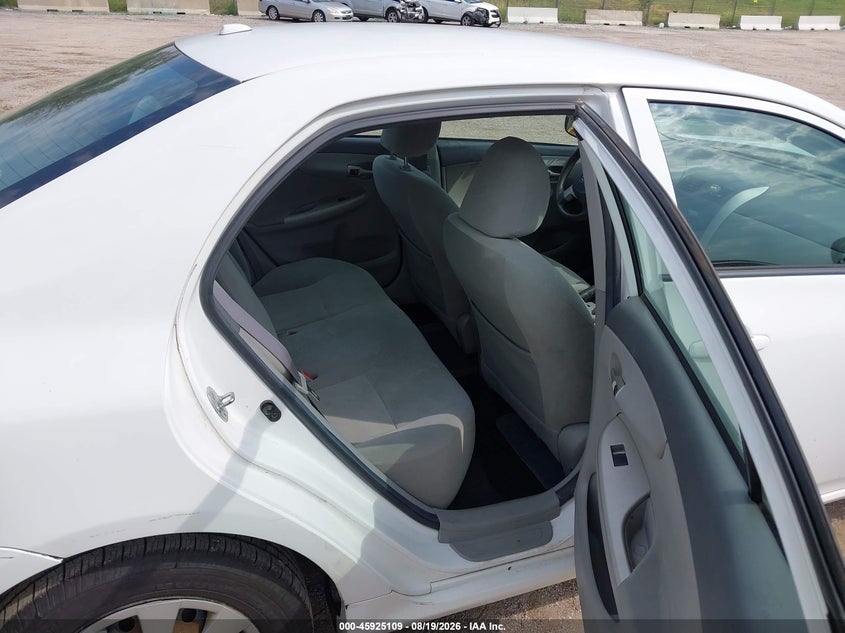 2010 TOYOTA COROLLA auction photo 8