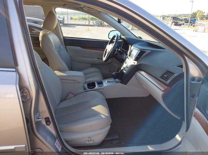 2014 SUBARU OUTBACK auction photo 5