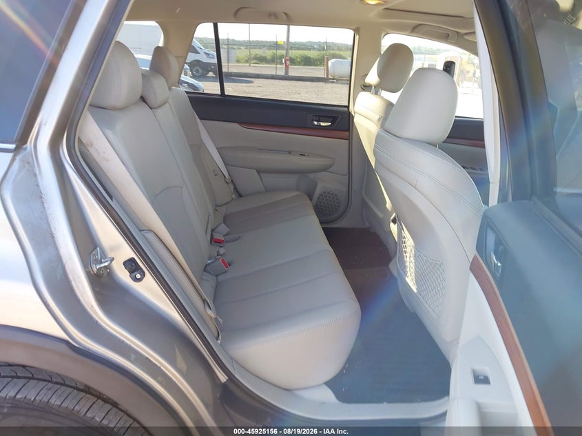 2014 SUBARU OUTBACK auction photo 8