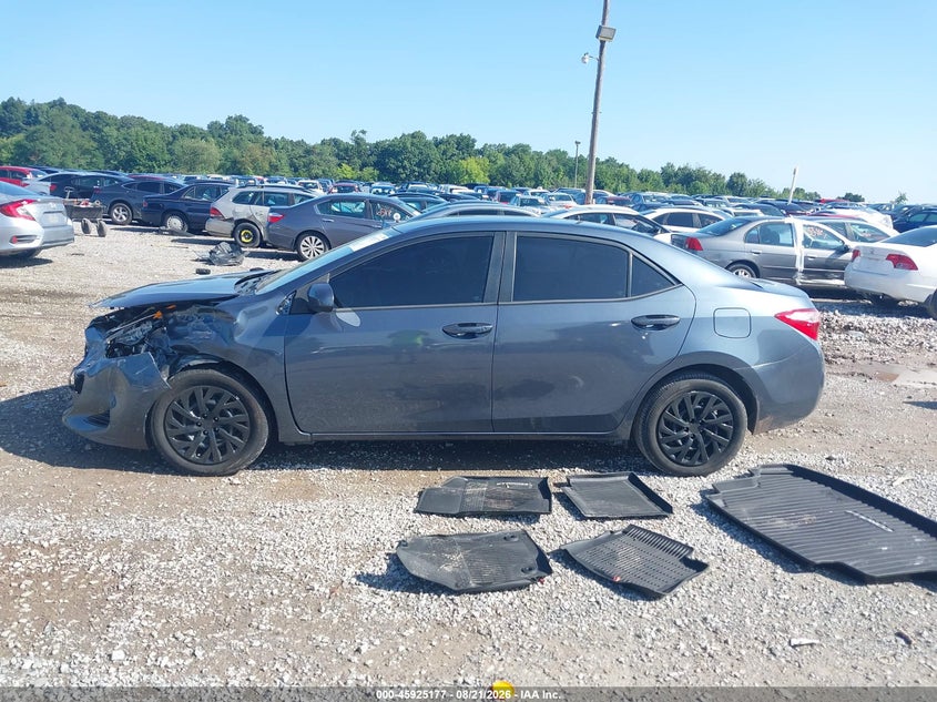 TOYOTA COROLLA - zdjęcie 14