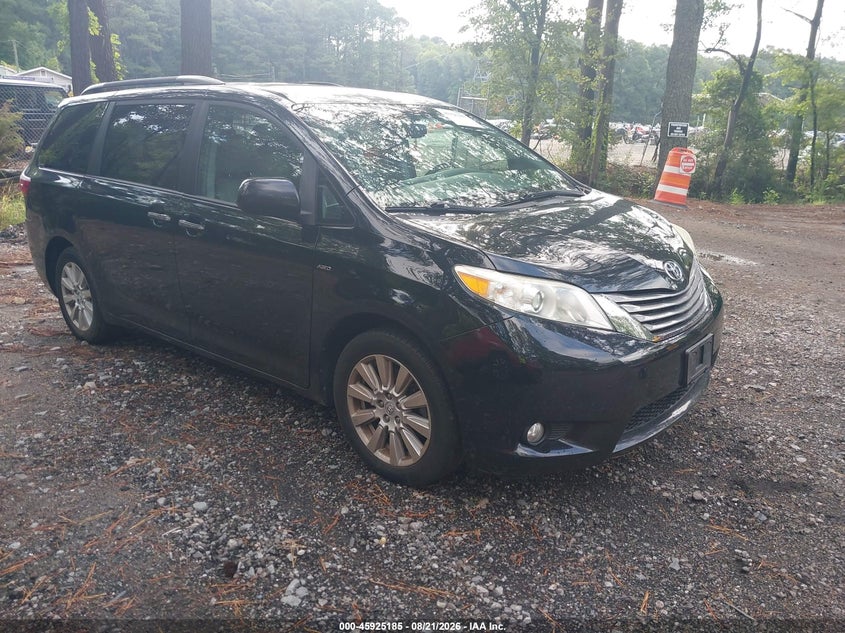 2017 TOYOTA SIENNA auction photo 1