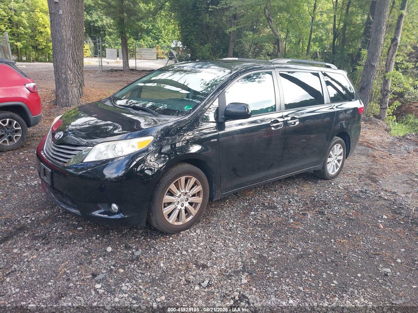 2017 TOYOTA SIENNA auction photo 2