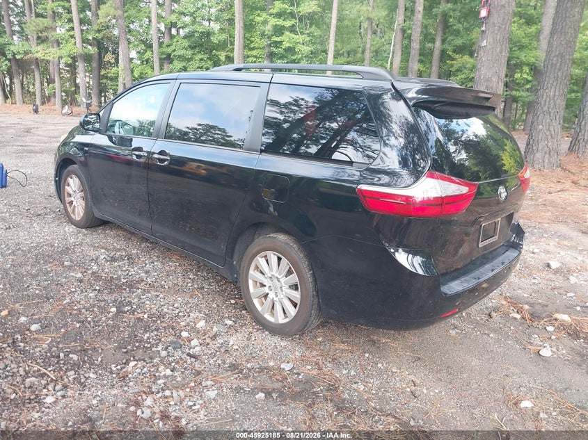 2017 TOYOTA SIENNA auction photo 3