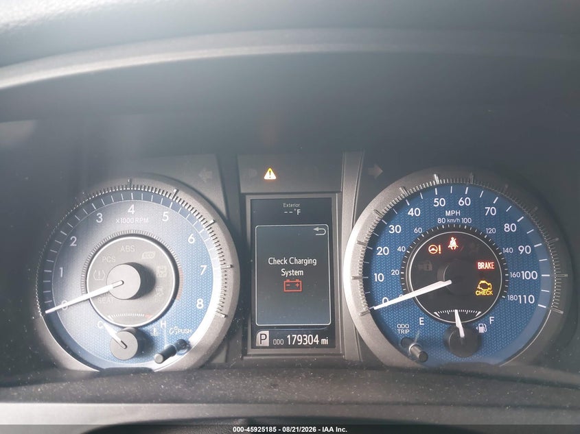 2017 TOYOTA SIENNA auction photo 7