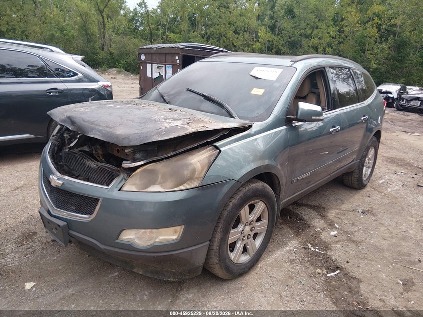 2009 CHEVROLET TRAVERSE auction photo 2
