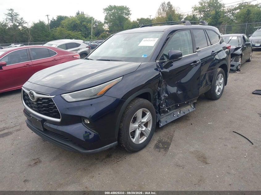 2022 TOYOTA HIGHLANDER auction photo 2