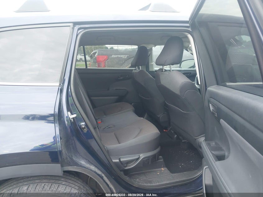 2022 TOYOTA HIGHLANDER auction photo 8