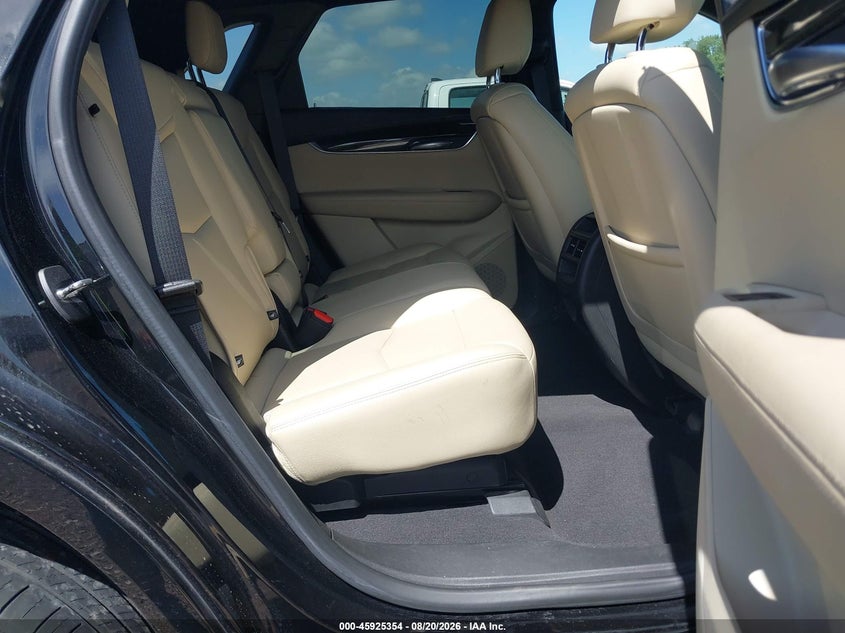 2019 CADILLAC XT5 auction photo 8