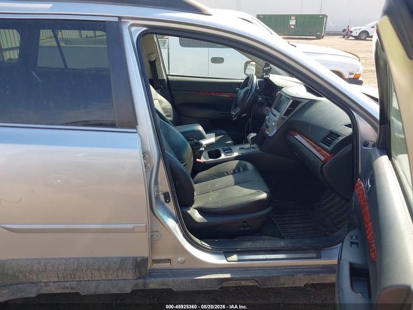 2012 SUBARU OUTBACK auction photo 5