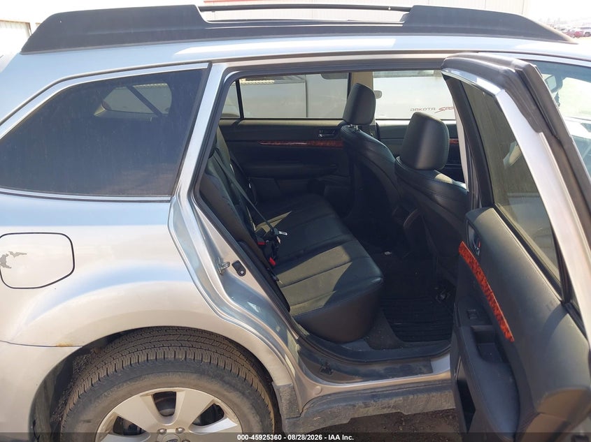 2012 SUBARU OUTBACK auction photo 8