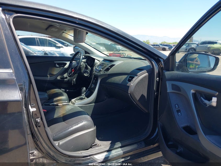 2014 HYUNDAI ELANTRA auction photo 5
