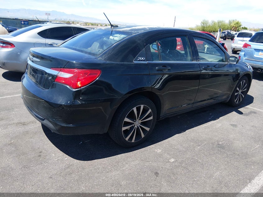 2013 CHRYSLER 200 auction photo 4