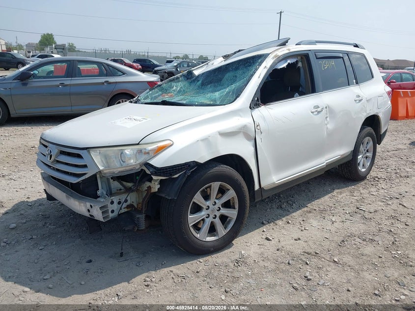2013 TOYOTA HIGHLANDER auction photo 2