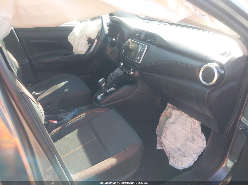2020 NISSAN VERSA auction photo 5