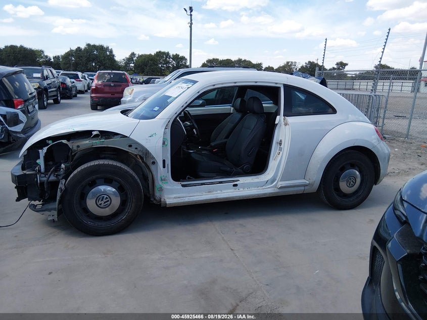 2015 VOLKSWAGEN BEETLE 1.8T · Фото 15