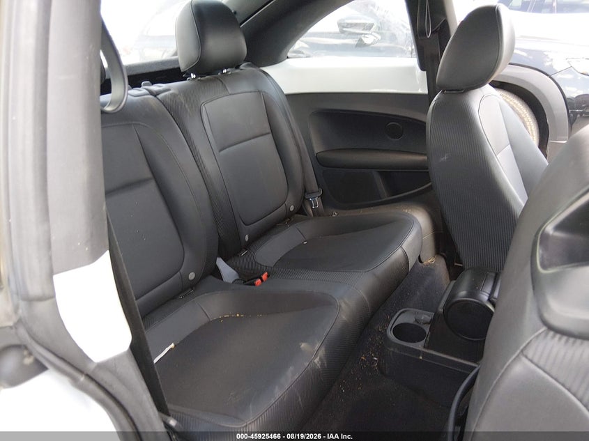 2015 VOLKSWAGEN BEETLE 1.8T · Фото 8