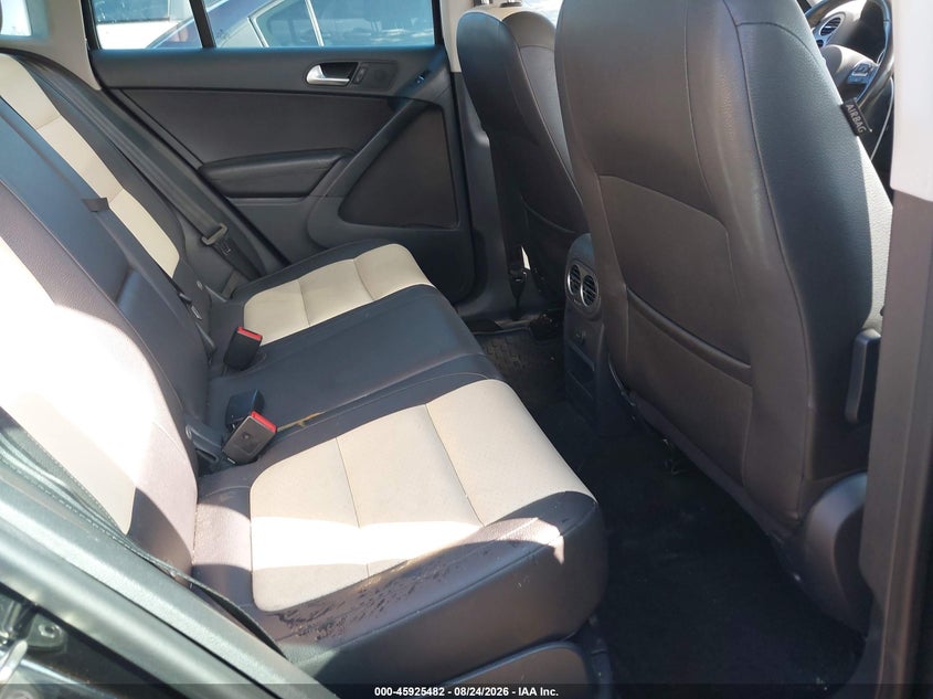 2016 VOLKSWAGEN TIGUAN auction photo 8