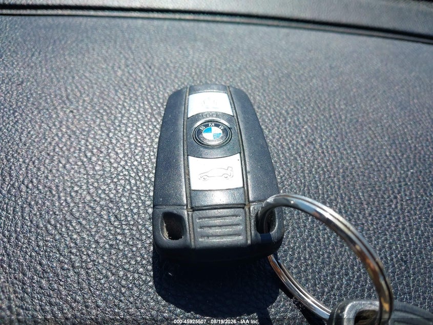 2011 BMW 328I XDRIVE · Фото 11