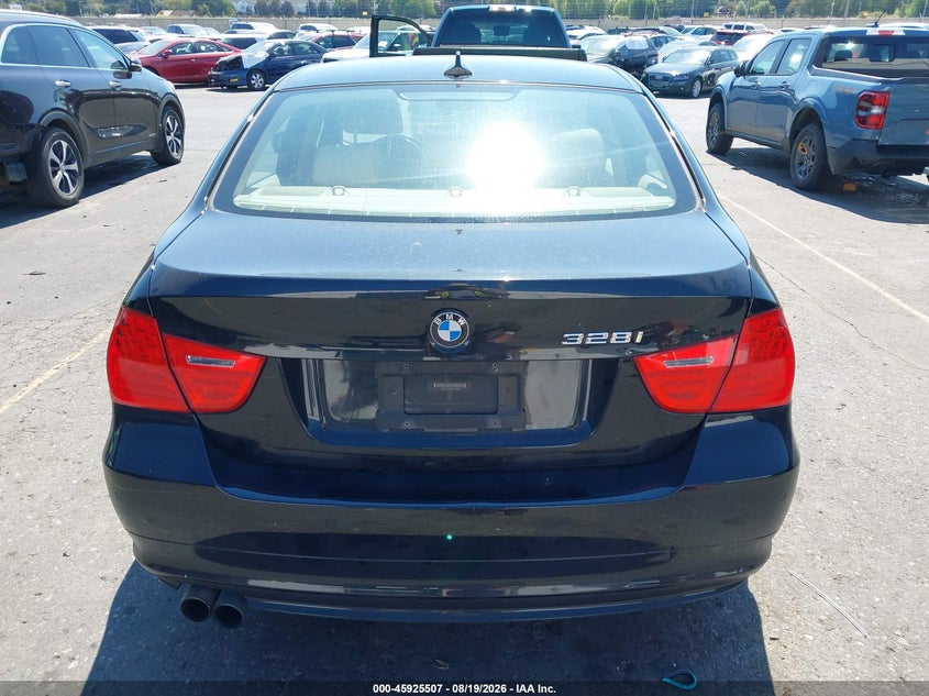 2011 BMW 328I XDRIVE · Фото 16