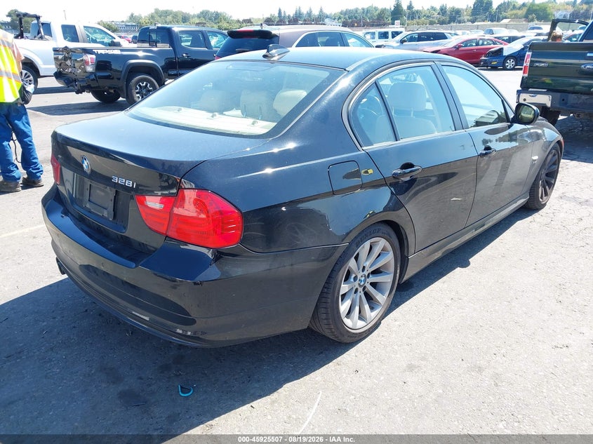 2011 BMW 328I XDRIVE · Фото 4