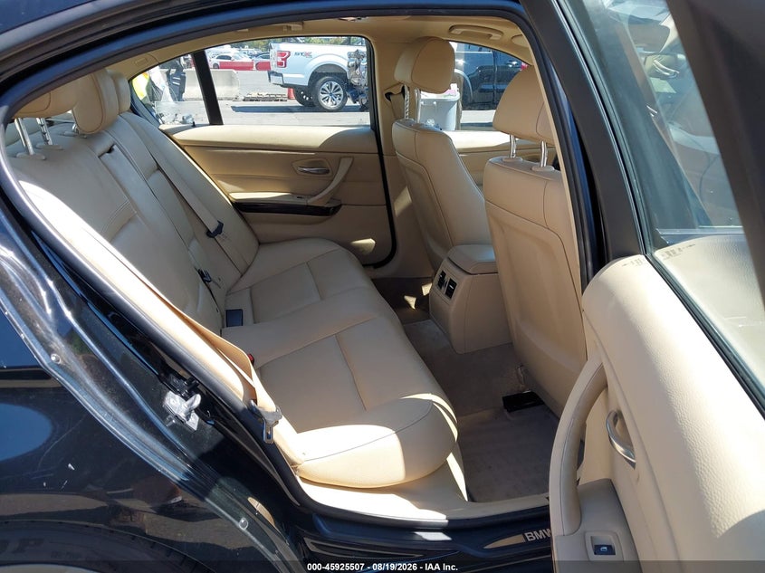 2011 BMW 328I XDRIVE · Фото 8