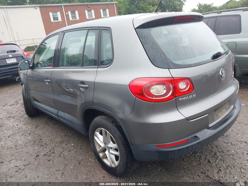 2011 VOLKSWAGEN TIGUAN auction photo 3