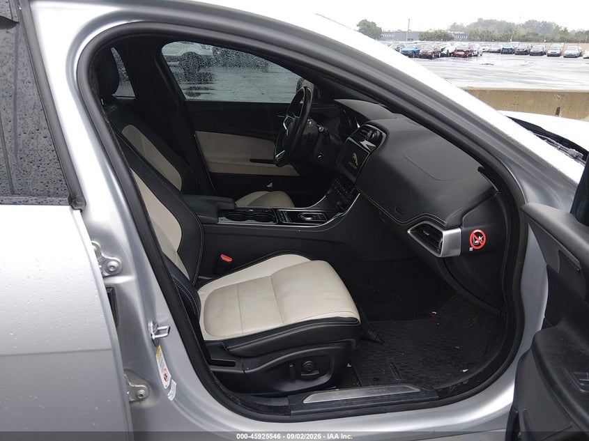 2017 JAGUAR XE auction photo 5