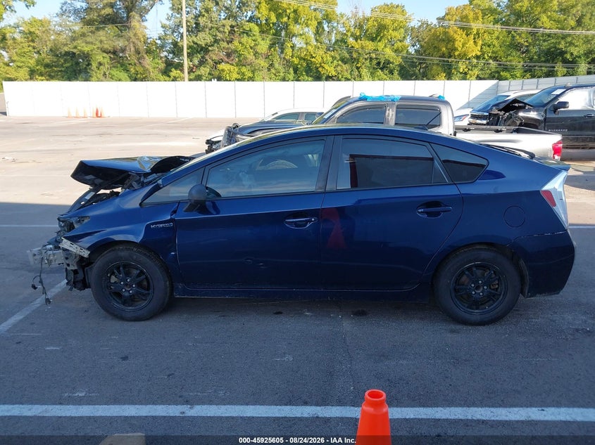 TOYOTA PRIUS - zdjęcie 13