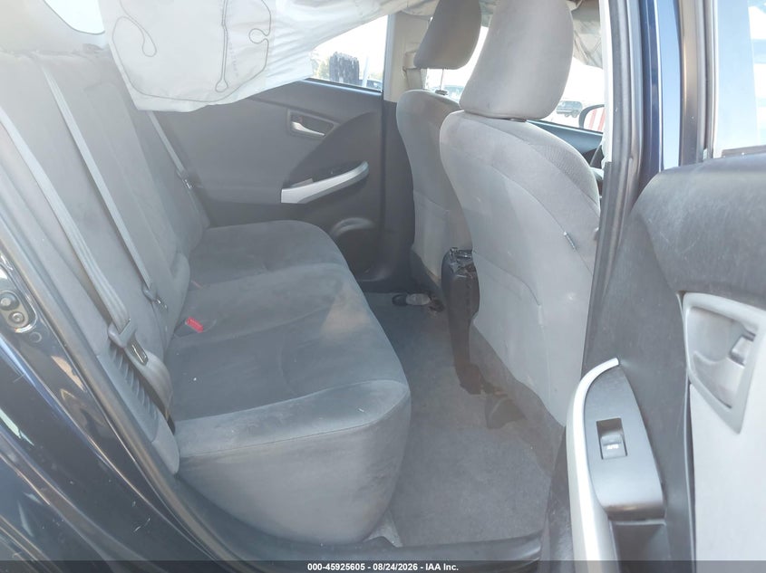 TOYOTA PRIUS - zdjęcie 8