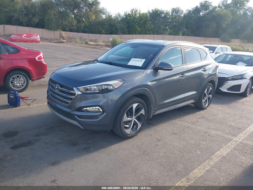 2017 HYUNDAI TUCSON auction photo 2
