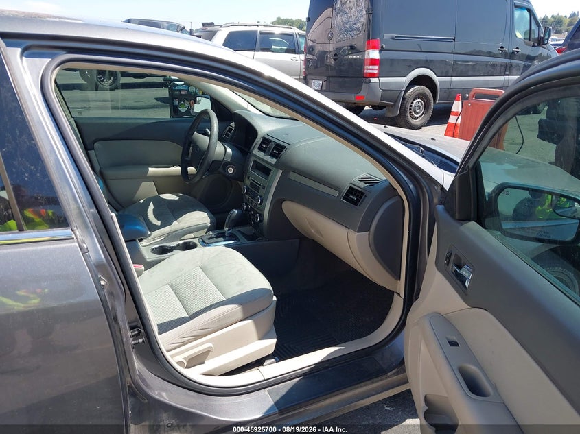2011 FORD FUSION auction photo 5