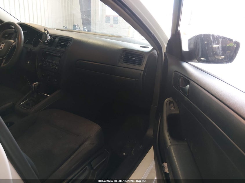 2015 VOLKSWAGEN JETTA auction photo 5