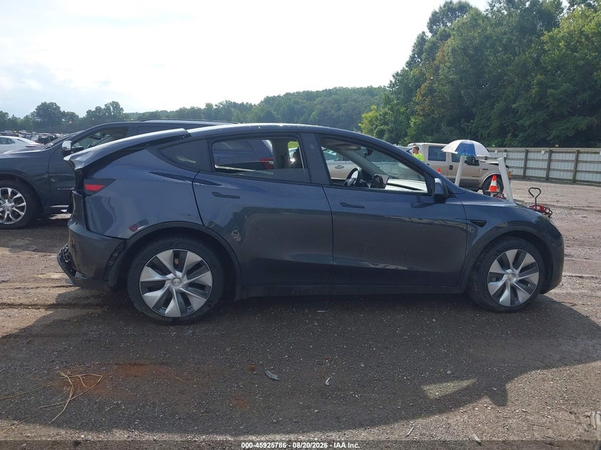 TESLA MODEL Y - zdjęcie 11