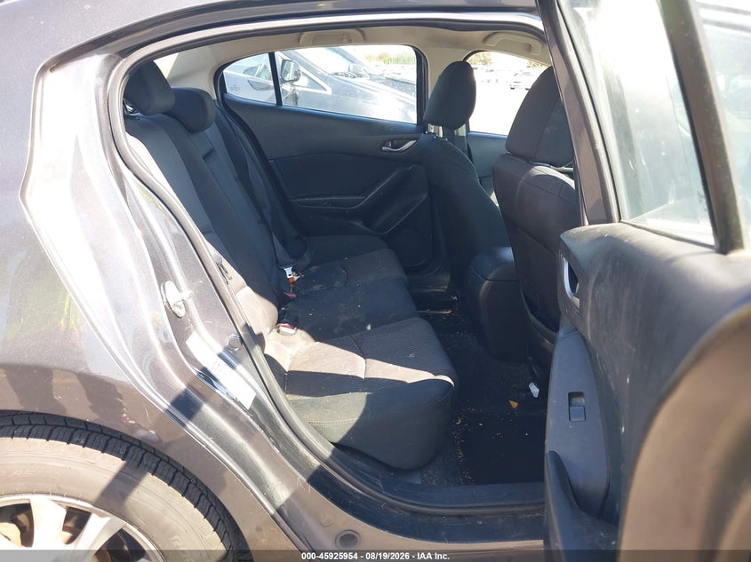 2016 MAZDA MAZDA3 I SPORT · Photo 8