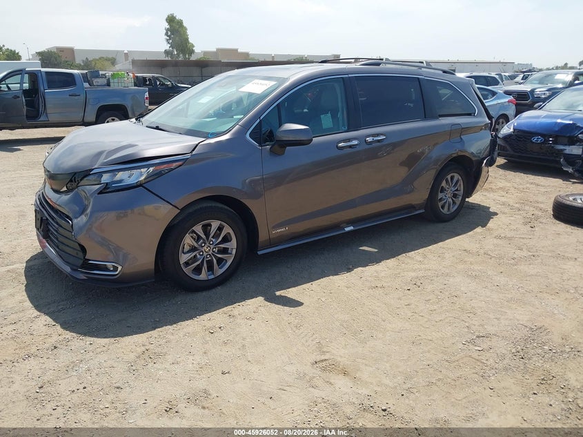 2021 Toyota Sienna, Front End, IAAI, VIN 5TDYRKEC2MS013746 — photo 2