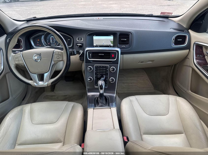 2015 VOLVO V60 auction photo 6
