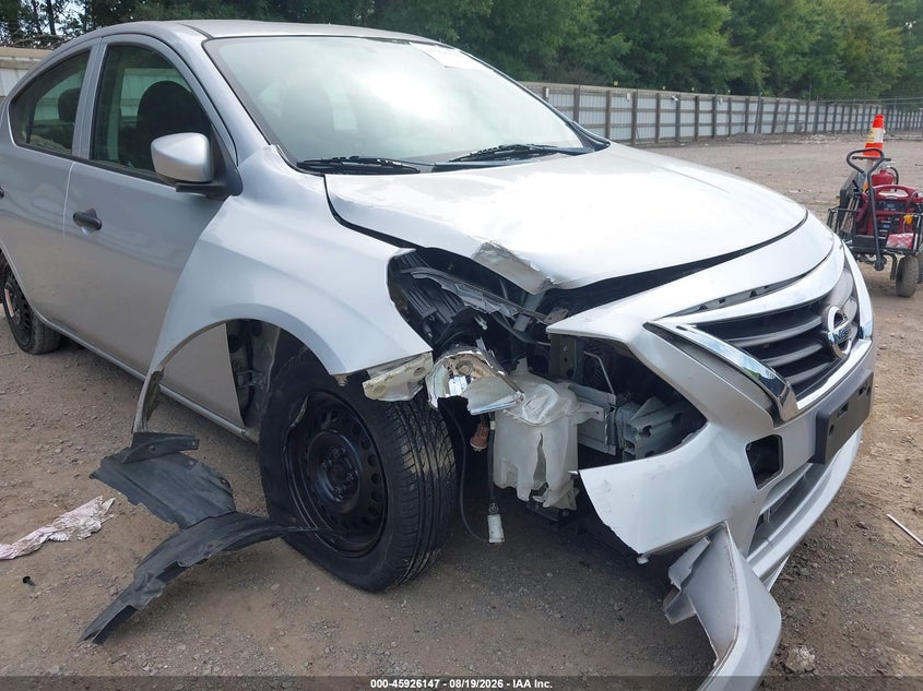 2017 NISSAN VERSA auction photo 6