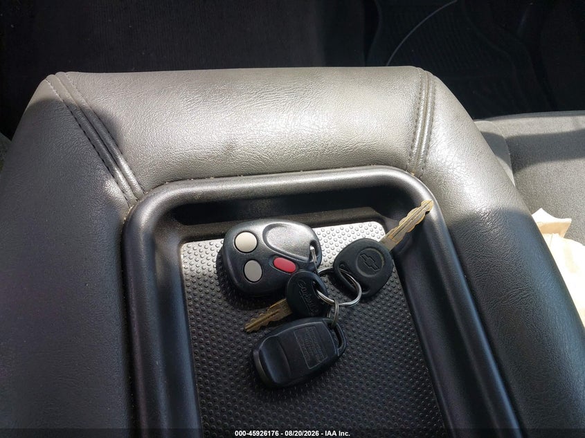 2004 CHEVROLET SILVERADO PICKUP 5.3L V-8 295HP