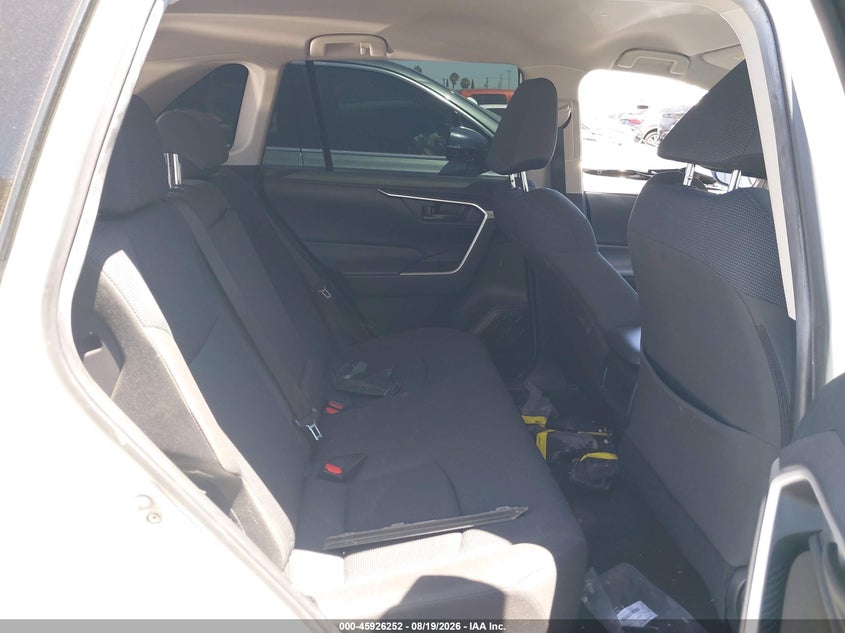 2020 TOYOTA RAV4 auction photo 8