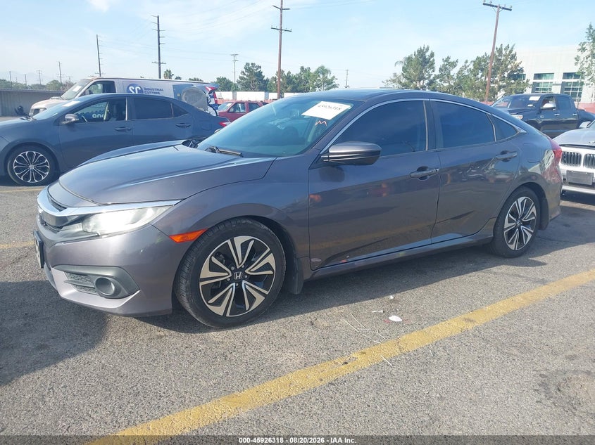 2017 Honda Civic, Правый бок, IAAI, VIN 2HGFC1F78HH651865 — фото 2