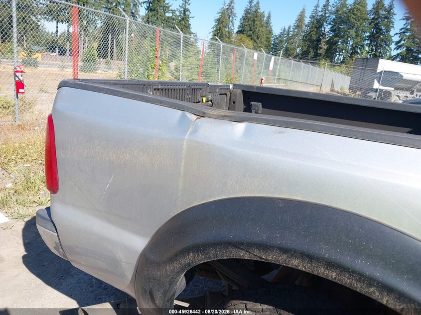 2010 FORD SUPER DUTY F-250 SRW auction photo 6