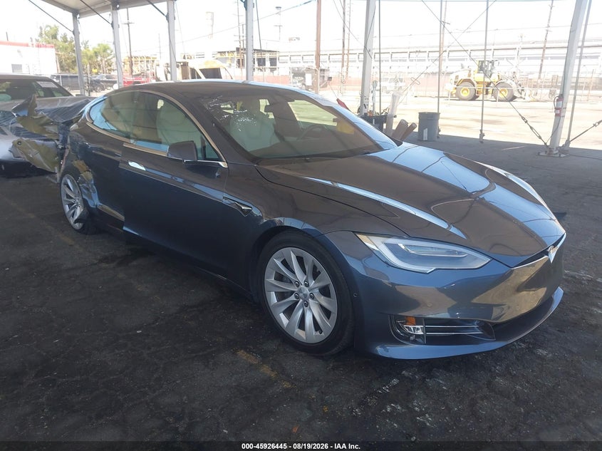 TESLA MODEL S - zdjęcie 1