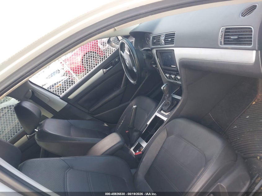 2012 VOLKSWAGEN PASSAT SEDAN 2.0L I-4 DI, DOHC, TURBO, 140HP