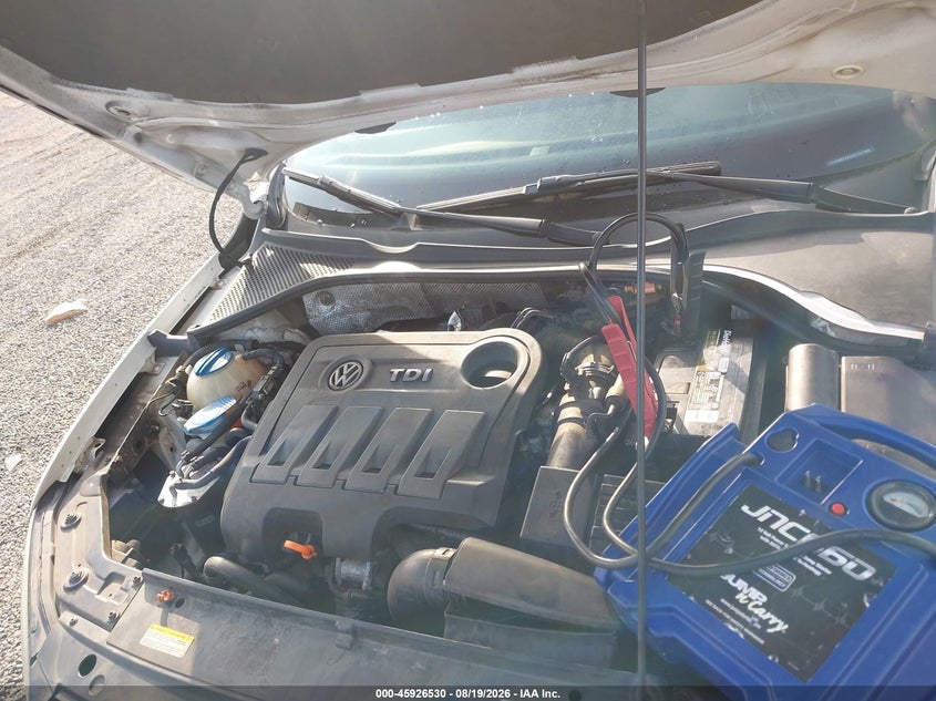2012 VOLKSWAGEN PASSAT SEDAN 2.0L I-4 DI, DOHC, TURBO, 140HP